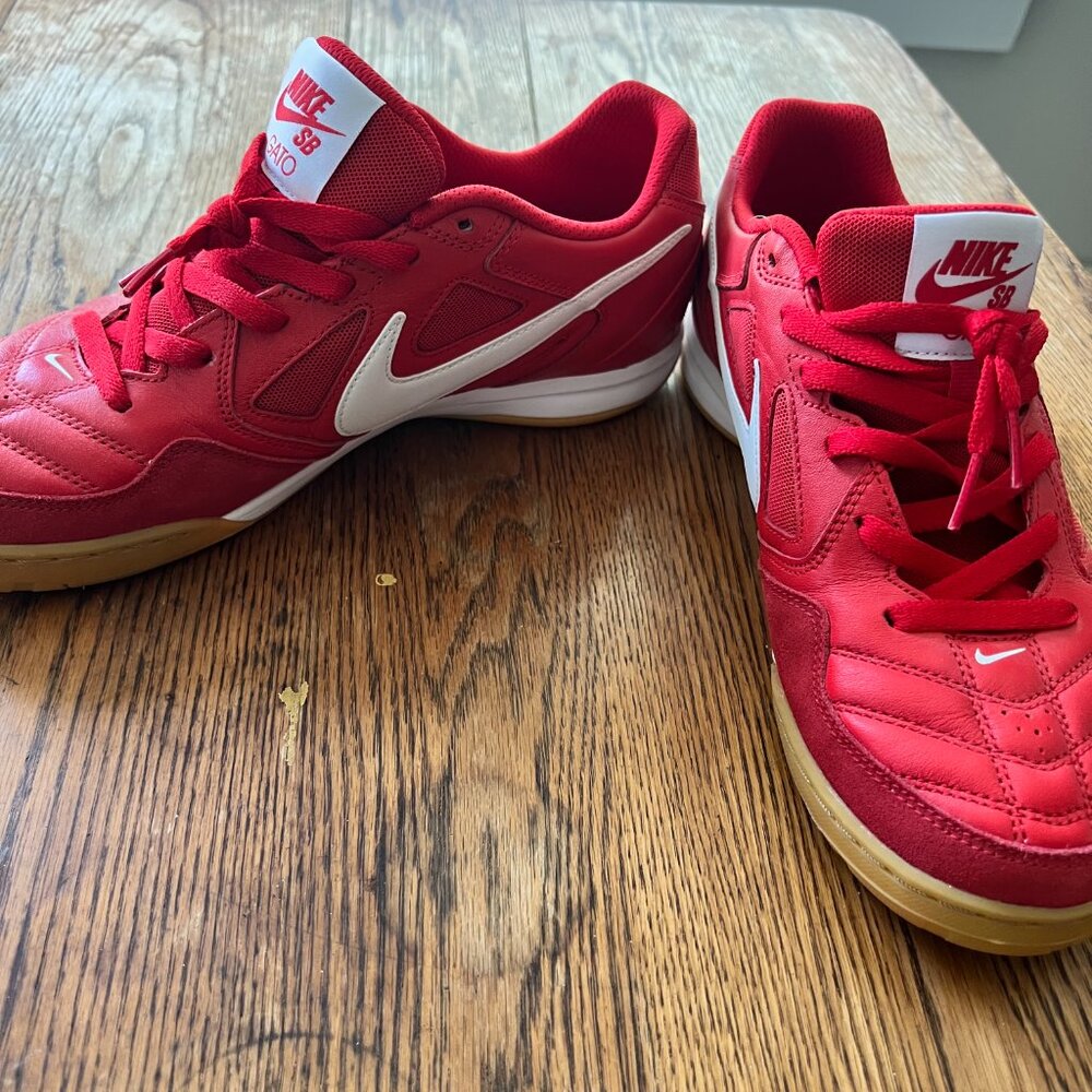 NIKE SB GATO RED/WHITE US 10.5 - Picture 2 of 7